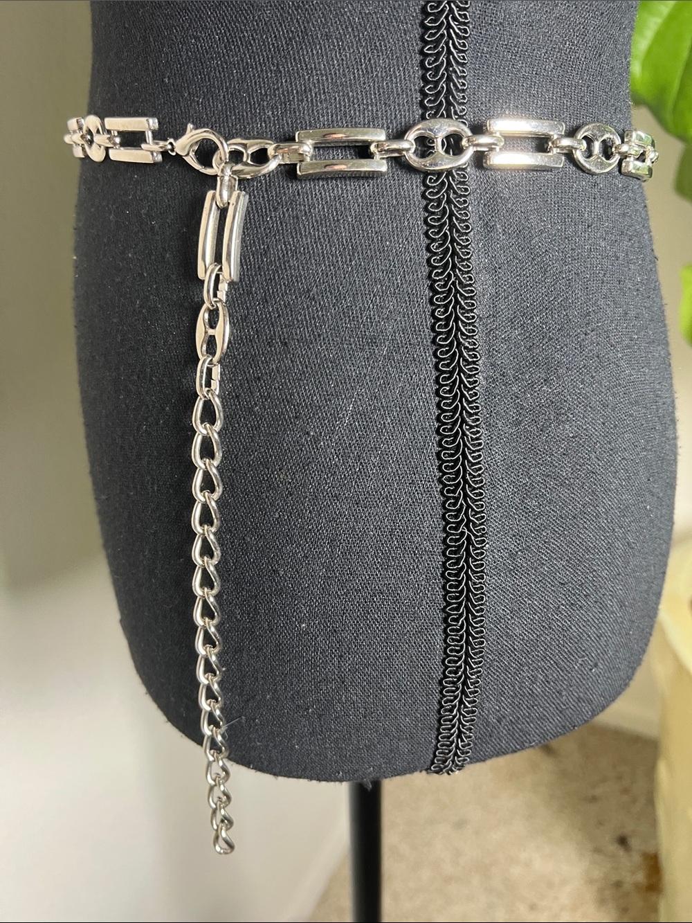 ESCADA Women’s Silver Tone Adjustable Chain Link Vintage Designer Belt